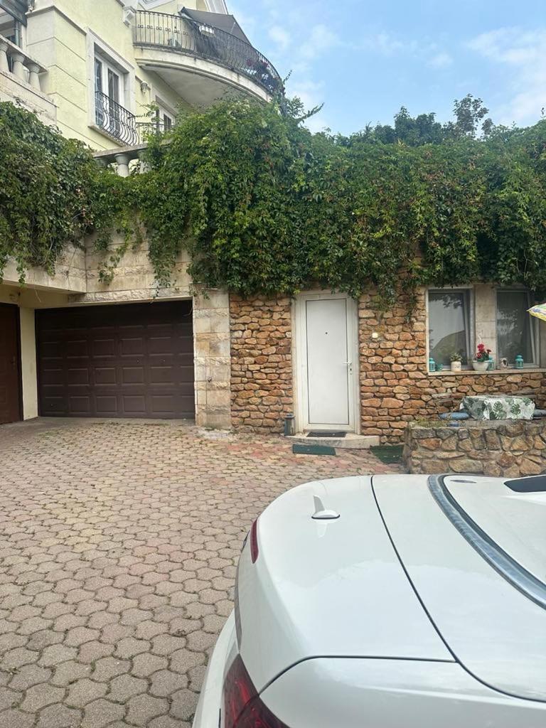 Best View Small House Free Parking Self Check-In بودابست المظهر الخارجي الصورة